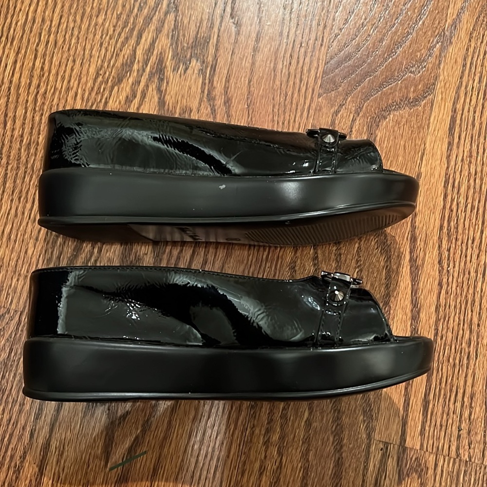 Black patent slides - Picture 3 of 5